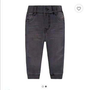 Levi’s joggers